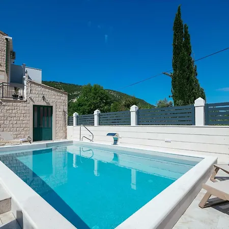 Azzurro- One Bedroom Terrace Apartment