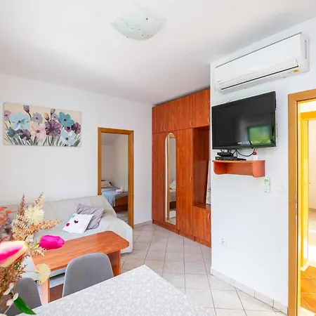 Apartment Azzurro- One Bedroom Terrace